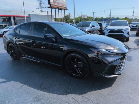 Certified 2025 Toyota Camry SE FWD image 7