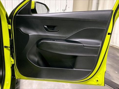 Used 2025 Hyundai Kona SEL image 24