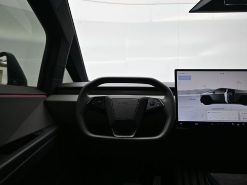 Used 2024 Tesla Cybertruck AWD Crew Cab image 27