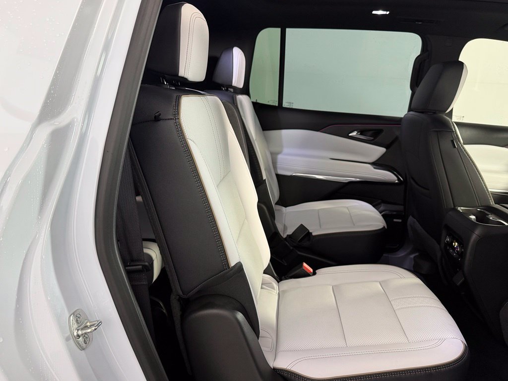 Used 2026 Chevrolet Traverse High Country w/ LPO, Floor Liner Package FWD image 18