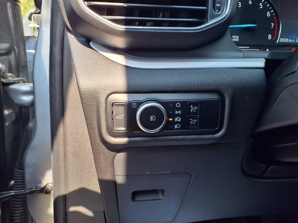 Used 2024 Ford Explorer XLT w/ Equipment Group 202A AWD/4WD image 13