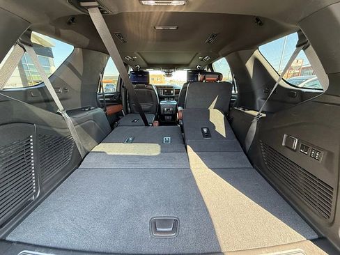 Certified 2023 GMC Yukon Denali Ultimate image 18