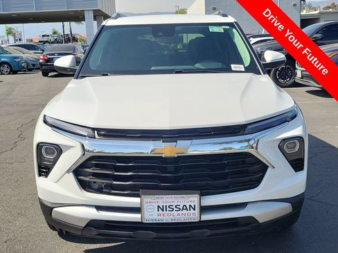 Used 2025 Chevrolet TrailBlazer LT AWD/4WD image 32