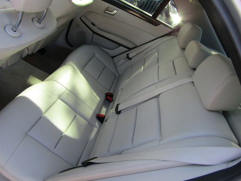 Used 2015 Mercedes-Benz E 350 Sedan image 8
