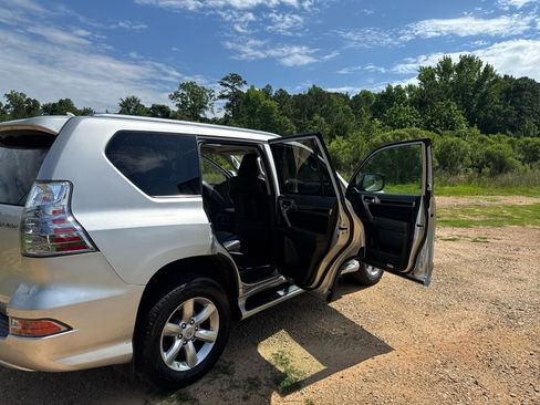 Used 2014 Lexus GX 460 AWD/4WD image 16