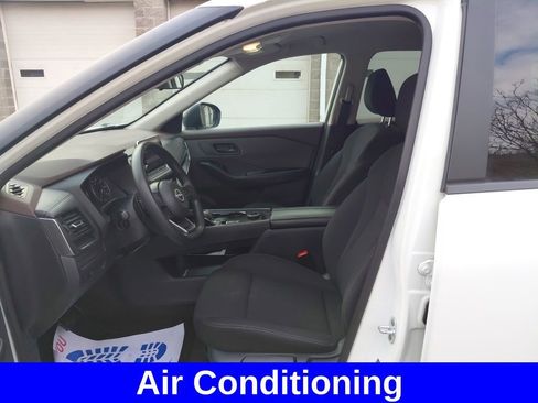 Used 2023 Nissan Rogue S AWD/4WD image 8