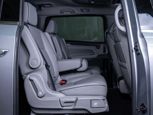 Used 2023 Honda Odyssey Elite image 12