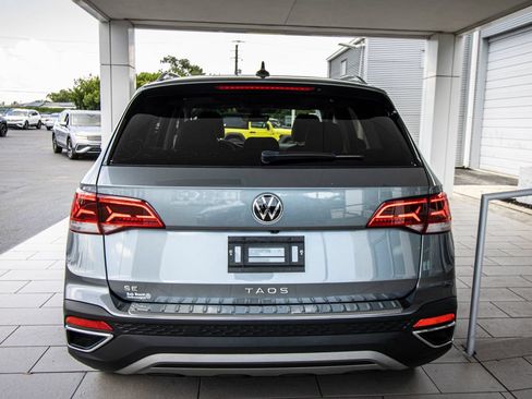 Certified 2023 Volkswagen Taos SE w/ Panoramic Sunroof Package FWD image 16