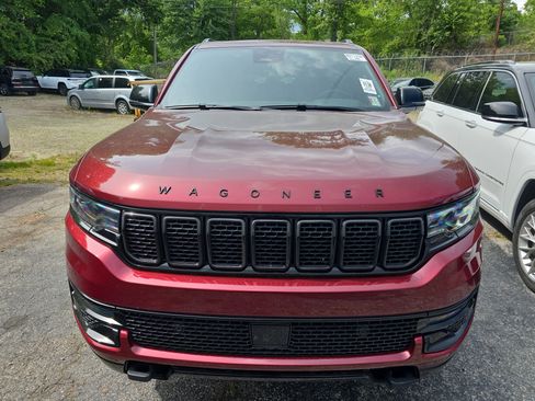 Used 2024 Jeep Wagoneer Series II AWD/4WD image 2