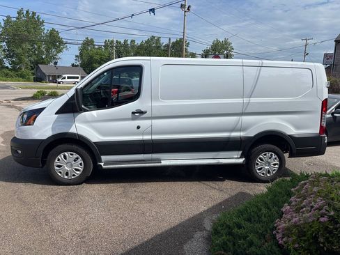 Used 2024 Ford Transit 250 Low Roof w/ Exterior Upgrade Package RWD image 6
