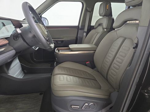 Used 2023 Rivian R1S Adventure AWD/4WD image 20