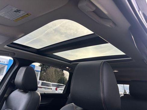 Used 2024 MAZDA CX-90 Plug-In Hybrid w/ Premium Pkg image 17