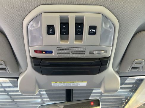 Used 2021 Subaru Ascent Limited w/ Technology Package image 10