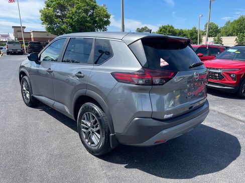 Used 2023 Nissan Rogue S FWD image 10