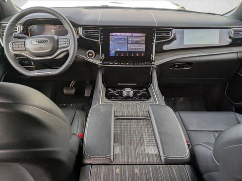 Used 2022 Jeep Wagoneer Series III w/ Flexible Seating Group image 18