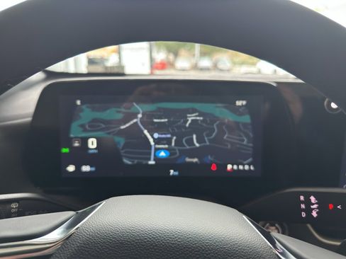 New 2026 Chevrolet Equinox LT w/ Convenience Package II image 21