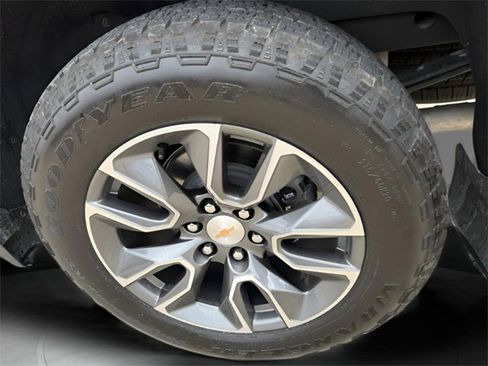 Used 2025 Chevrolet Silverado 1500 LT image 31