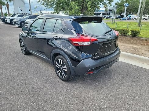 Used 2020 Nissan Kicks SR w/ SR Premium Package FWD image 4