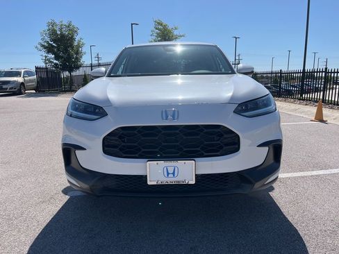 Certified 2026 Honda HR-V LX image 2