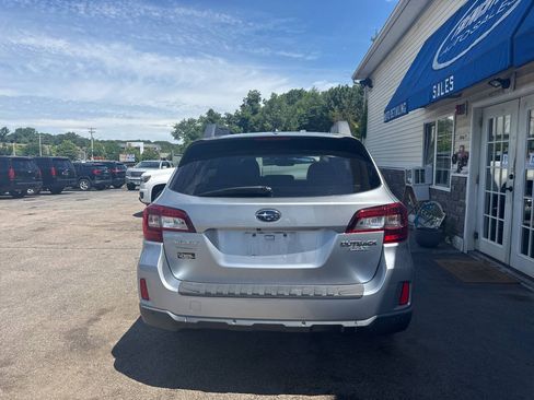 Used 2017 Subaru Outback 2.5i Limited AWD/4WD image 6