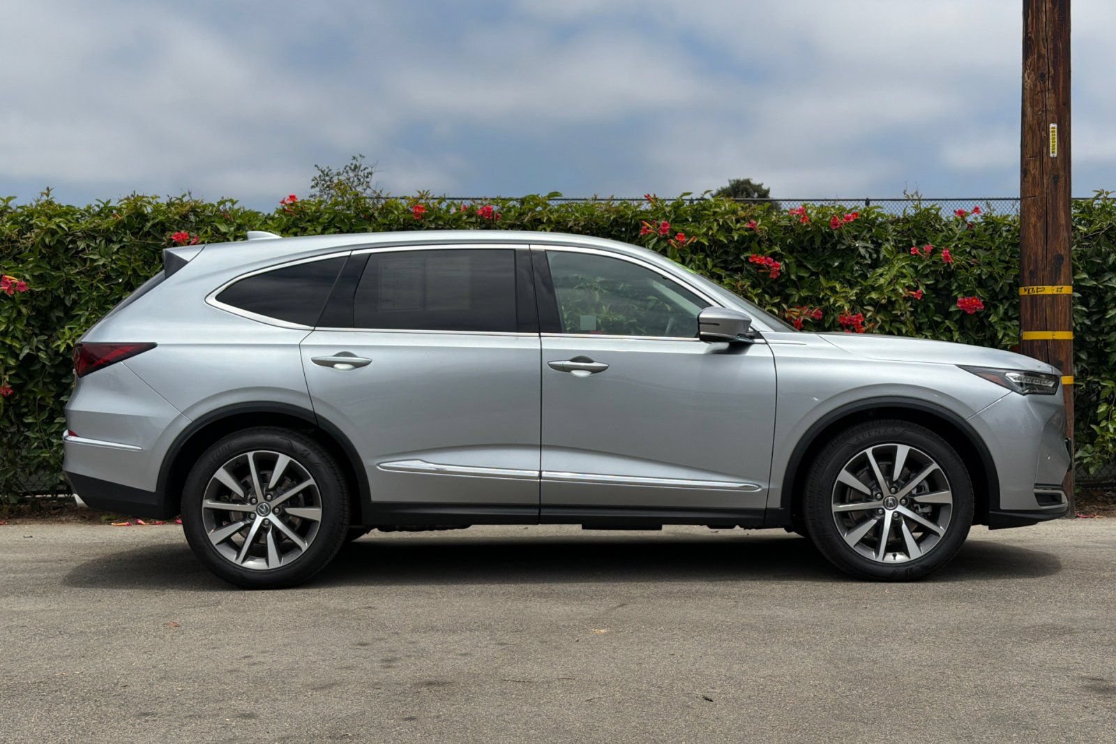 Used 2026 Acura MDX w/ Technology Package FWD image 3