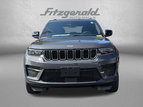Used 2025 Jeep Grand Cherokee Laredo X w/ Luxury Tech Group I AWD/4WD image 2