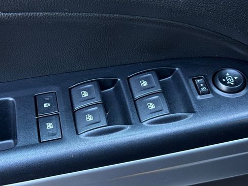Used 2021 Chevrolet Colorado LT w/ Safety Package RWD image 12