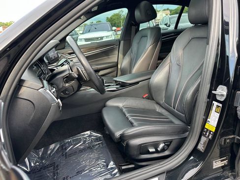 Used 2018 BMW 530i xDrive AWD/4WD image 16