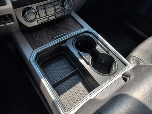 Used 2019 Ford F350 Lariat w/ Lariat Ultimate Package AWD/4WD image 32