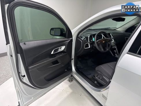Used 2017 Chevrolet Equinox LS image 5