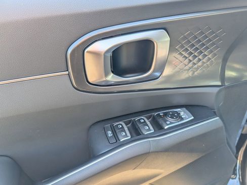 Used 2025 Kia Sorento S w/ Panoramic Sunroof Package FWD image 25