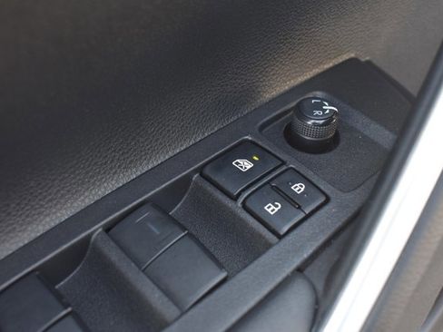 Used 2024 Toyota Corolla Cross LE FWD image 13