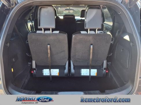Used 2017 Ford Explorer XLT w/ Equipment Group 202A image 38