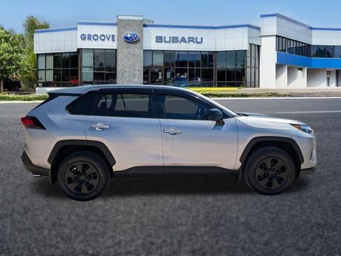Used 2025 Toyota RAV4 LE AWD/4WD image 7