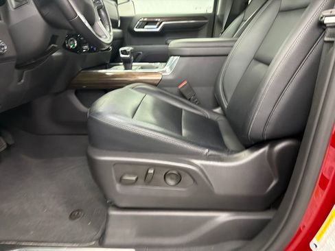 Used 2023 Chevrolet Silverado 1500 LT Trail Boss w/ LPO, Dark Essentials Package image 10