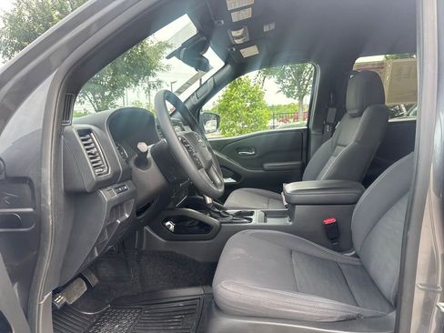 Used 2023 Nissan Frontier SV w/ Midnight Edition Package RWD image 9
