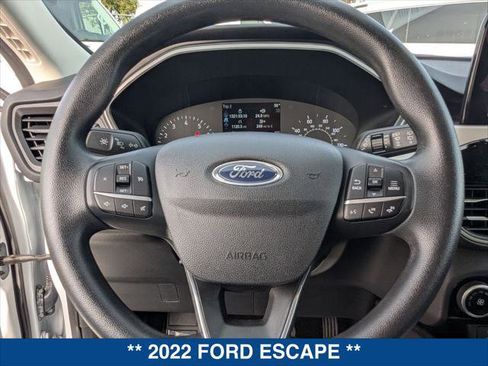 Used 2022 Ford Escape SE image 15