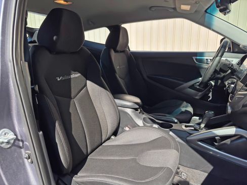 Used 2012 Hyundai Veloster FWD image 30