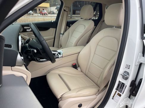 Used 2017 Mercedes-Benz GLC 300 4MATIC image 20