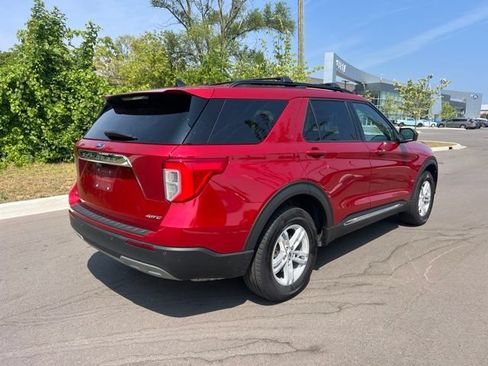 Used 2024 Ford Explorer XLT w/ Equipment Group 202A AWD/4WD image 5