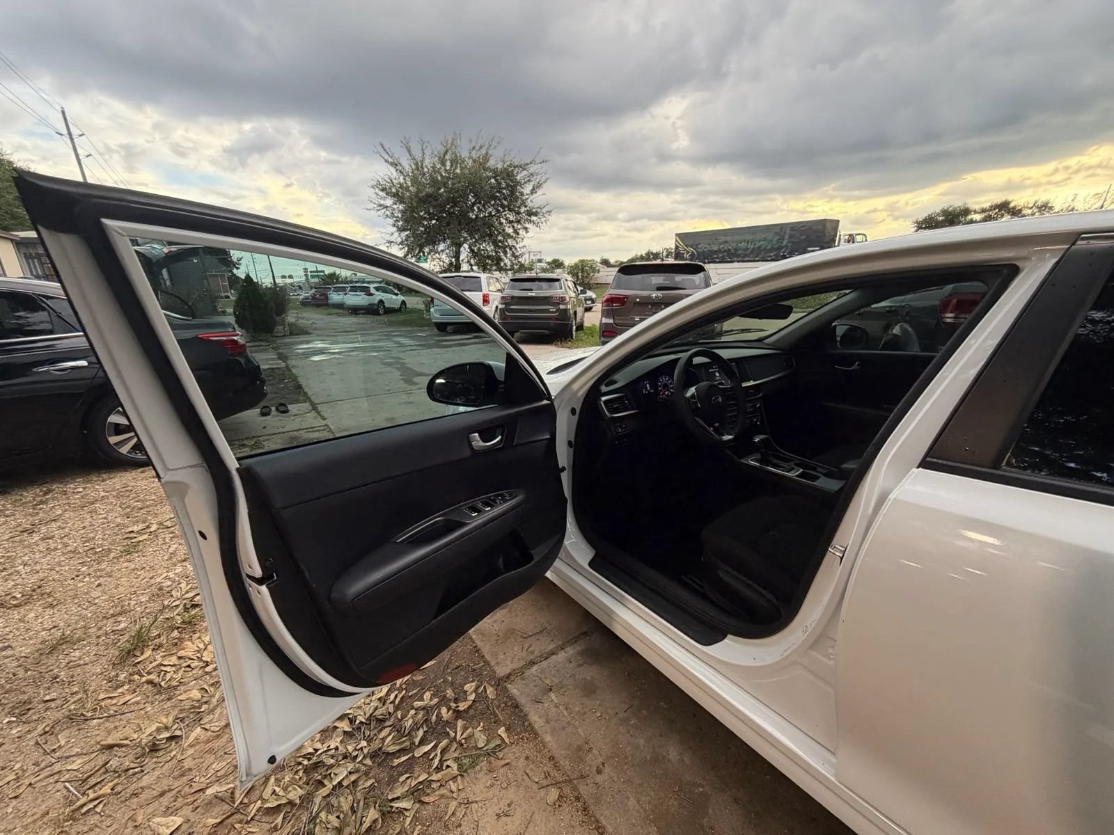 Used 2019 Kia Optima LX FWD image 9