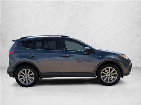 Used 2017 Toyota RAV4 XLE w/ All Weather Liner Package AWD/4WD image 4