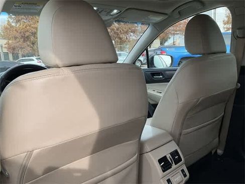 Used 2018 Subaru Outback 2.5i Limited image 16