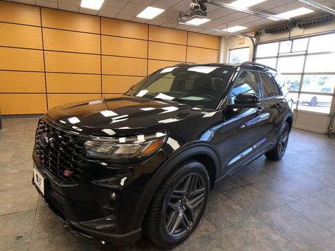 Used 2025 Ford Explorer ST w/ Sun And Sound Package AWD/4WD image 3