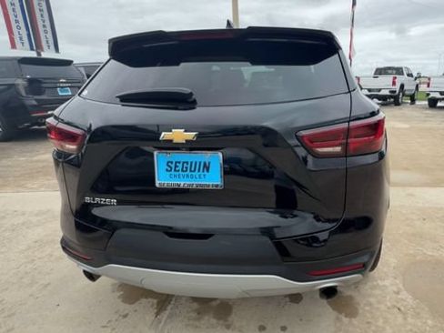 Used 2023 Chevrolet Blazer LT w/ Convenience Package FWD image 7