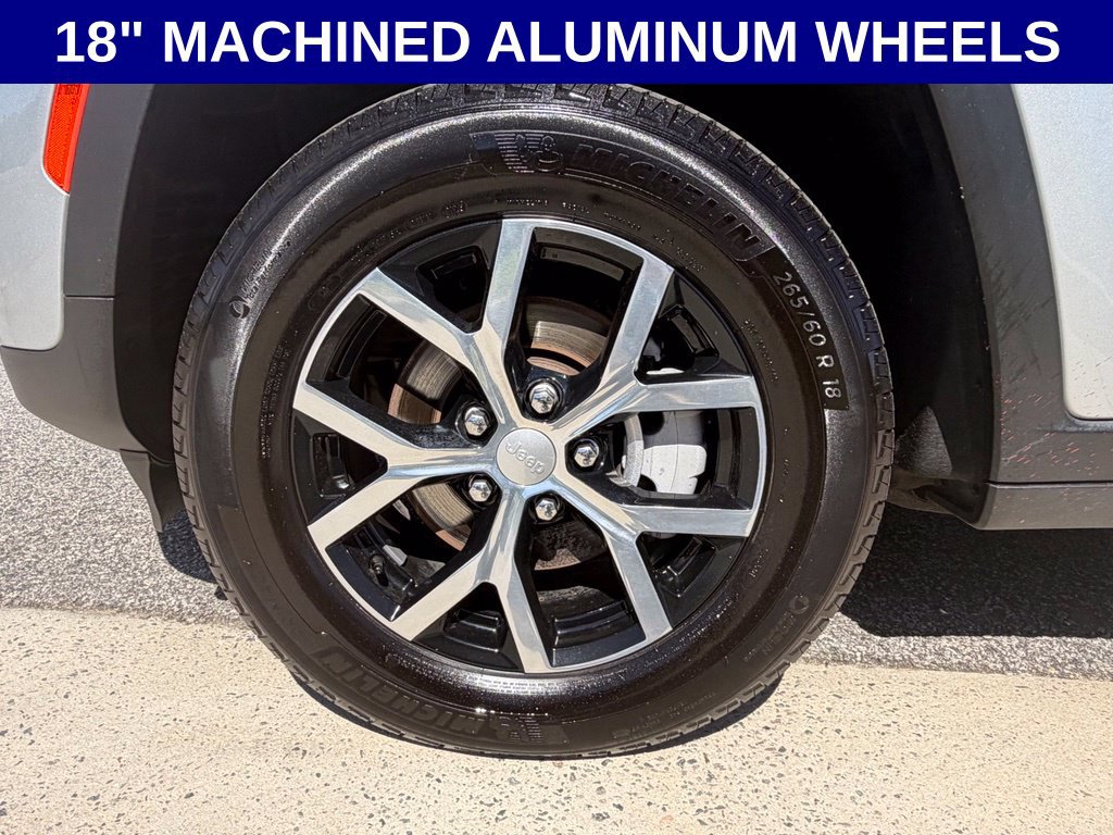 Used 2025 Jeep Grand Cherokee Limited AWD/4WD image 6