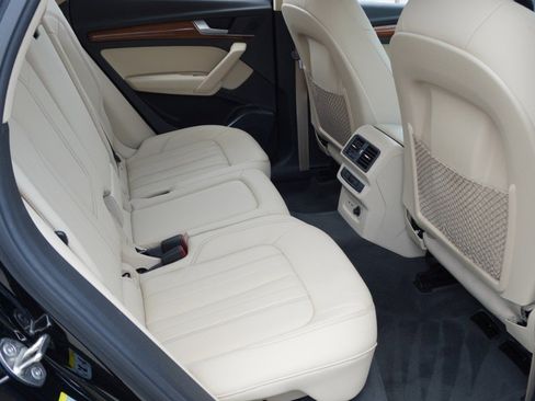 Used 2021 Audi Q5 2.0T Premium AWD/4WD image 31