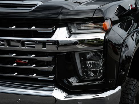 Used 2020 Chevrolet Silverado 2500 LTZ w/ LTZ Premium Package image 6