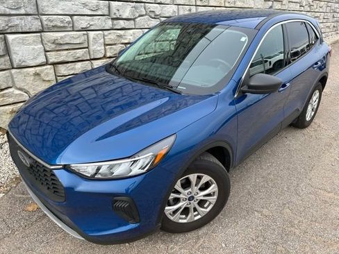Used 2023 Ford Escape Active image 1