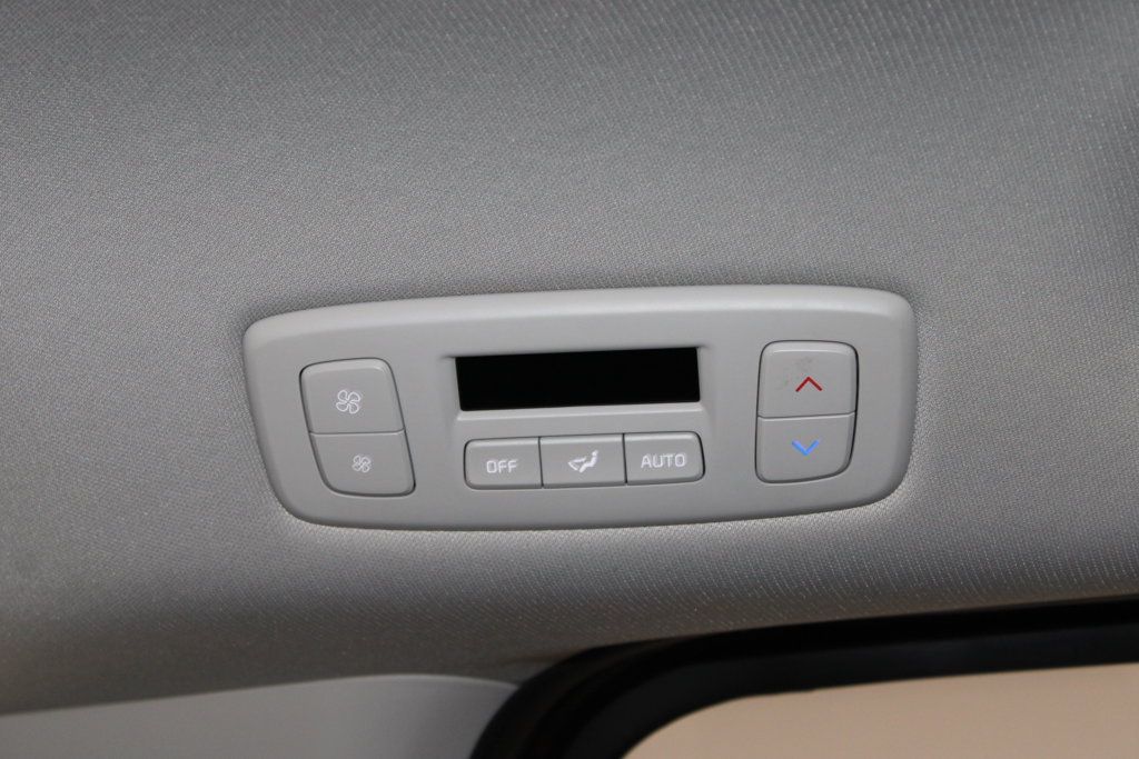 Used 2025 Kia Carnival FWD image 56